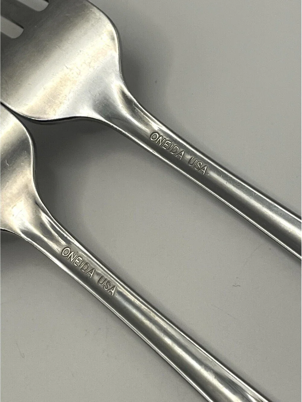 Oneida BANCROFT Glossy USA Stainless Flatware -- Lot of 2 Dinner Forks 7 3/8